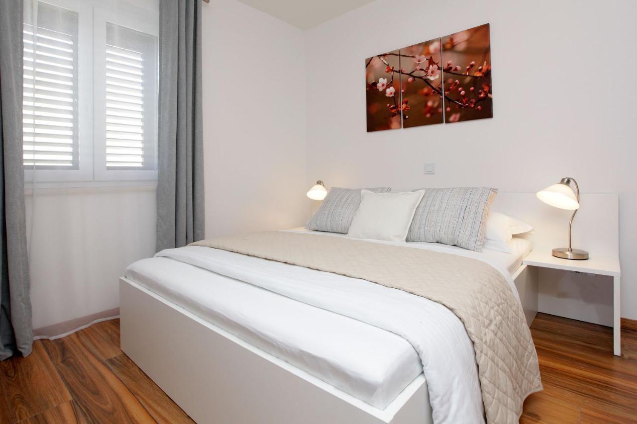Apartments Lena Bol Ngoại thất bức ảnh